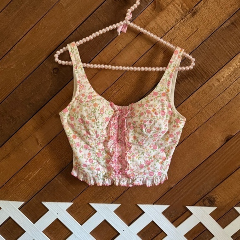 Vintage cream and pink floral cropped tank